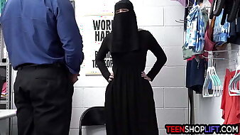 Muslim teen thief Delilah Swain exposed and exploited after stealing